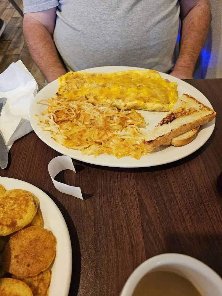 Ham & Cheese Omelet with Hashbrowns & Toast